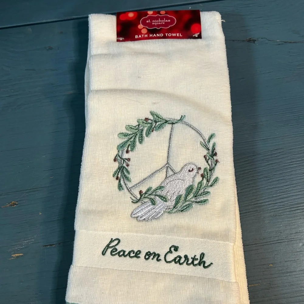 St. Nicholas Square White Bath Hand Towel